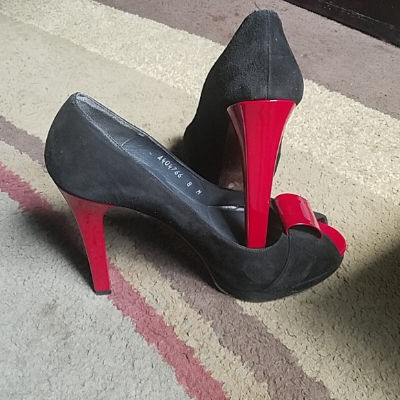 Stewart Weitzman High Heels - Picture 2 of 3